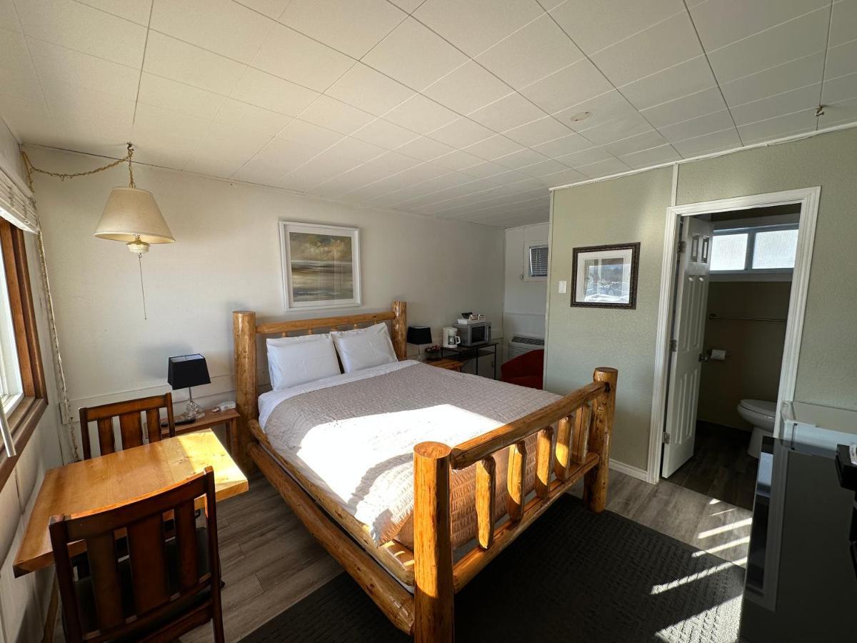 Pinecrest Motel Nipigon Exterior foto
